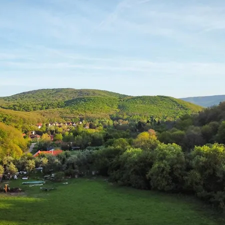 Almasglamp * Zebegény