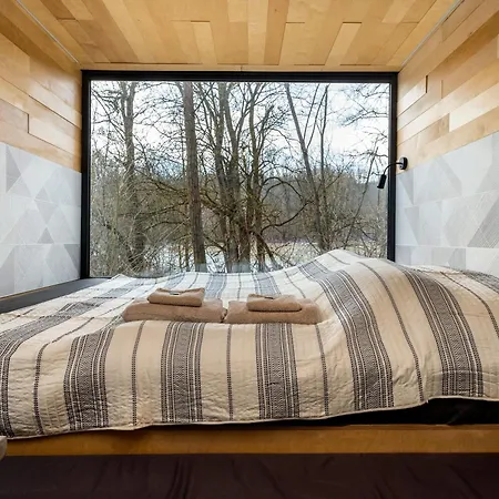 Almasglamp * Zebegény